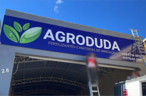 Fachada de ACM Comunicação visual Fachada comercial Fachada empresarial Fachada moderna Projeto de fachada Fachada em ACM Fachada personalizada ACM Fachada durável Fachada de baixo custo de manutenção Fachada para lojas Fachada para empresas Fachada de alto padrão Fachada de qualidade Fachada moderna e inovadora